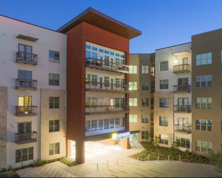 Luxurious, 1 Bedroom Near Downtown & Dickies Arena Fort Worth Eksteriør billede